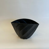 "Henko" Vase #01 - Twist Facetted - Matte Black • May25 • TH0101