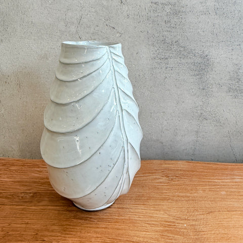 "White Robe" Vase - Twist Faceted - Large • May25 • TH0304