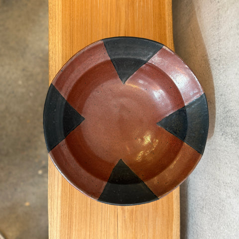 Chequered Bowl - Iron Red & Matte Black - XL • May25 • TH0501