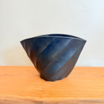 "Henko" Vase #01 - Twist Facetted - Matte Black • May25 • TH0101