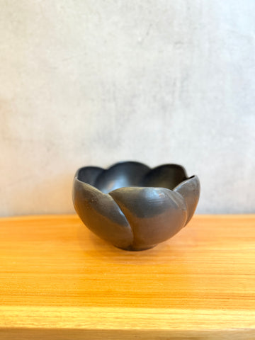 Petal Bowl - Matte Black - Large • May25 • TH0504