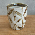 Beakers - Medium - Cross-hatch • Jun25