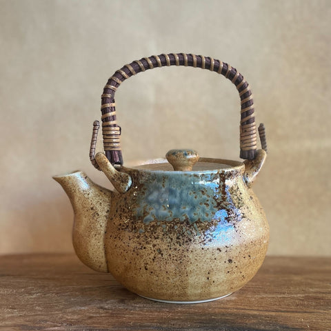 "Kairagi" Teapot with Cane Handle