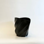 "Henko" Vase #01 - Twist Facetted - Matte Black • May25 • TH0101
