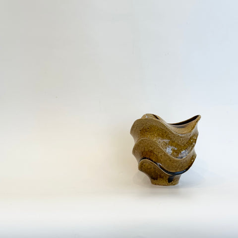 "Bekko" Vase - Wave Faceted - Medium • May25 • TH0107