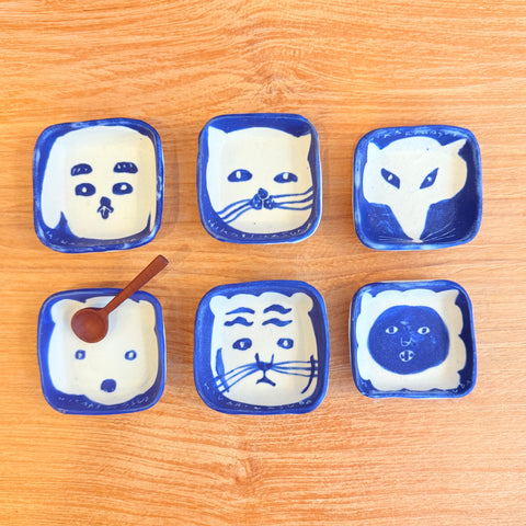 Animal Dishes - Blue & White - XS