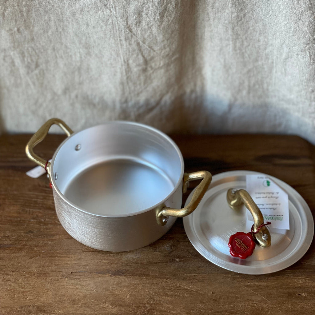 Ottinetti makes traditional Italian cookware that is handcrafted and  designed to last 🍝⁠ ⁠ ⁠